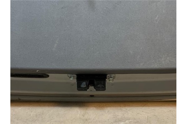 Recambio de porton trasero para kia rio (jb) 1.4 16v referencia OEM IAM 737001G320  