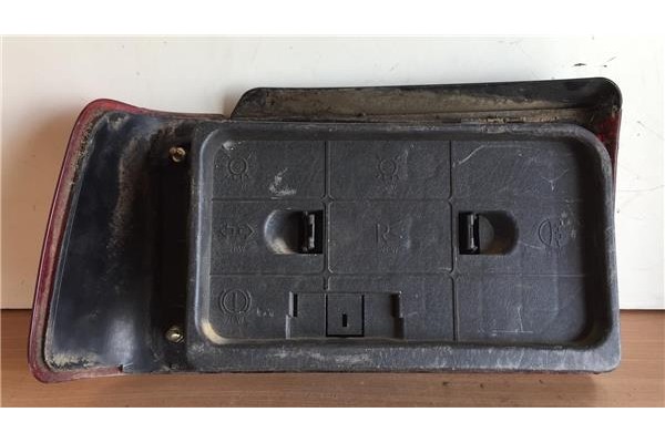 Recambio de piloto trasero derecho para volvo serie 440 1.8i referencia OEM IAM 474207 293802 