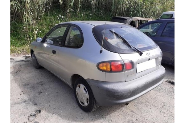 daewoo lanos del año 2002