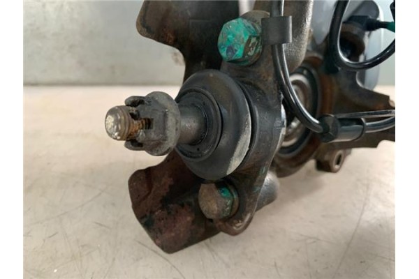 Recambio de mangueta delantero izquierda para kia rio (jb) 1.4 16v referencia OEM IAM 517151G102  