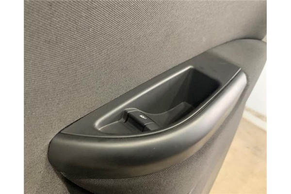 Recambio de asidero puerta trasero derecha para opel astra j berlina 5p 1.6 excellence referencia OEM IAM   
