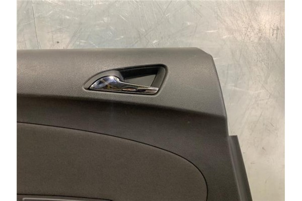 Recambio de asidero puerta trasero izquierda para opel astra j berlina 5p 1.6 excellence referencia OEM IAM   