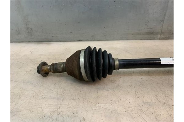 Recambio de palier delantero derecho para opel astra j 1.7 cdti referencia OEM IAM 374556  