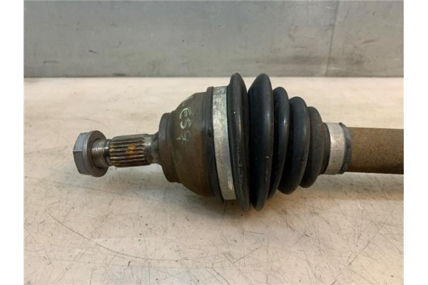 Recambio de palier delantero izquierdo para citroen c4 berlina 1.6 exclusive referencia OEM IAM 3272LH  