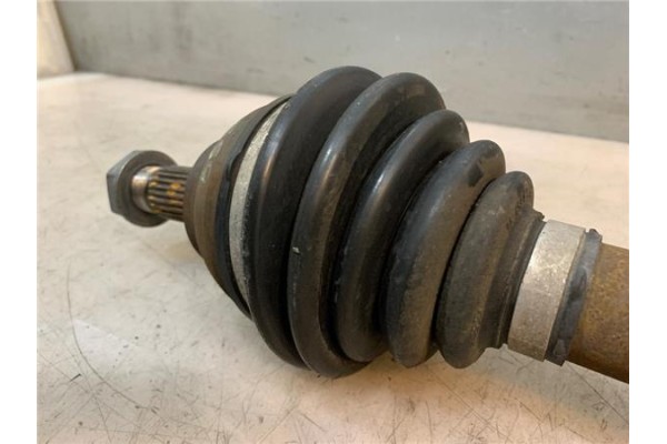 Recambio de palier delantero izquierdo para citroen c4 berlina 1.6 exclusive referencia OEM IAM 3272LH  