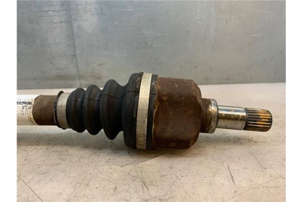 Recambio de palier delantero izquierdo para citroen c4 berlina 1.6 exclusive referencia OEM IAM 3272LH  