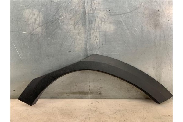 Recambio de moldura aleta delantero izquierda para peugeot 2008 1.6 allure referencia OEM IAM   