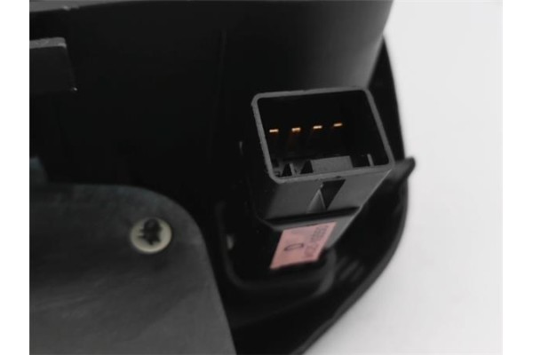 Recambio de embellecedor cuadro instrumentos para kia rio (jb) 1.4 16v referencia OEM IAM 848301G000  