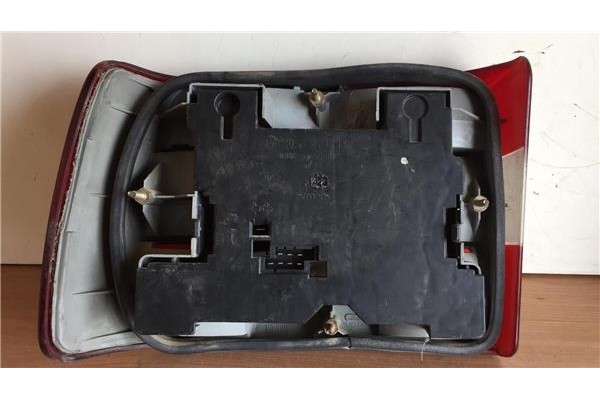 Recambio de piloto trasero derecho para volvo serie 850 2.0 10v berlina referencia OEM IAM 6817416  10211 , LAND ROVER | 1121407