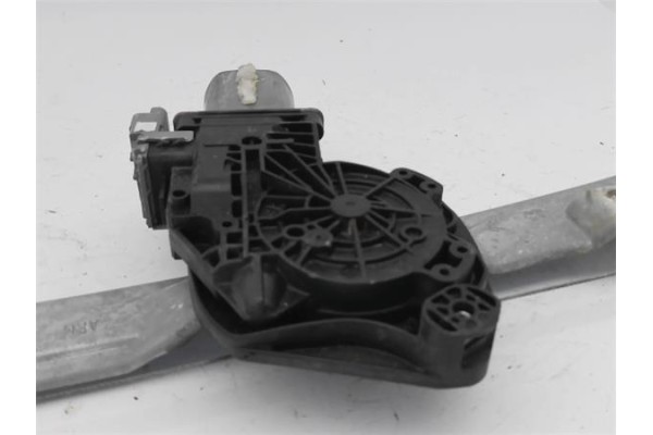 Recambio de elevalunas electrico delantero derecho para citroen c4 berlina 1.6 exclusive referencia OEM IAM 9222GN 430092CO 