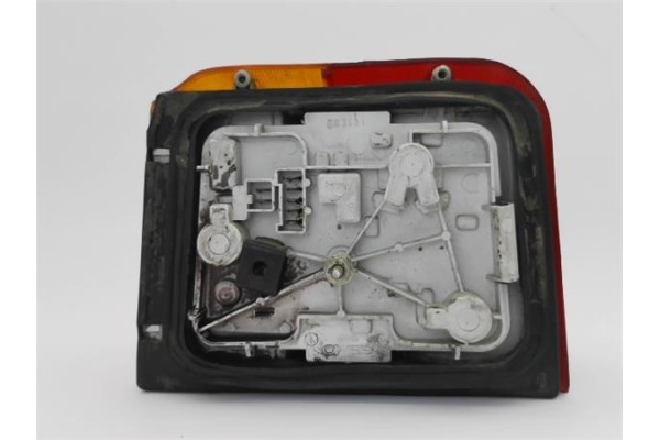 Recambio de piloto trasero derecho para peugeot 205 berlina 1.4 referencia OEM IAM 635129  