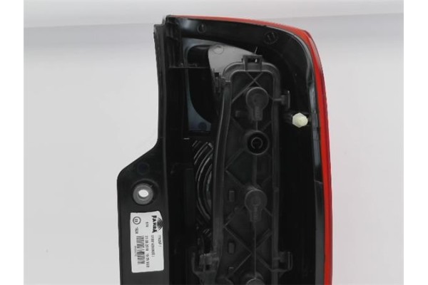 Recambio de piloto trasero izquierdo para fiat qubo (300) 1.3 active referencia OEM IAM 1358250080 183222743 