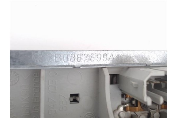 Recambio de luz delantero central techo para volkswagen golf iv berlina (1j1) 1.9 tdi referencia OEM IAM   