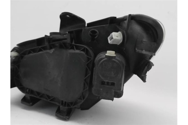Recambio de faro delantero dcho para peugeot 206 1.4 i referencia OEM IAM 6205S9  