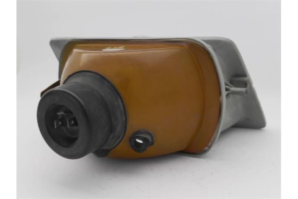 Recambio de faro delantero izquierdo para peugeot 205 berlina 1.4 referencia OEM IAM 6204A4  