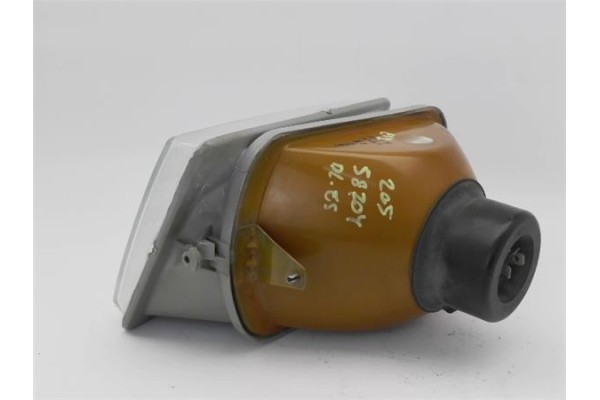 Recambio de faro delantero izquierdo para peugeot 205 berlina 1.4 referencia OEM IAM 6204A4  