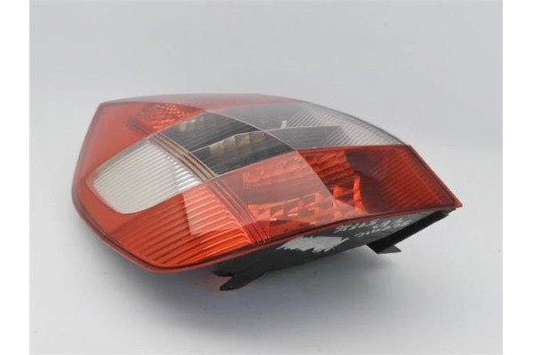 Recambio de piloto trasero izquierdo para renault scenic ii (jm) 1.6 (jm0c, jm0j, jm1b) referencia OEM IAM 8200127704  