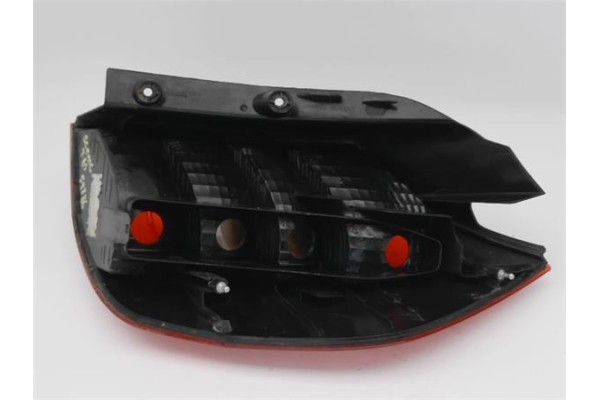 Recambio de piloto trasero izquierdo para renault scenic ii (jm) 1.6 (jm0c, jm0j, jm1b) referencia OEM IAM 8200127704  