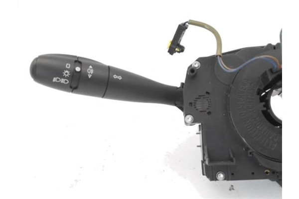 Recambio de mando intermitencia para peugeot 207 1.4 16v referencia OEM IAM 96630732XT 96657274XT 