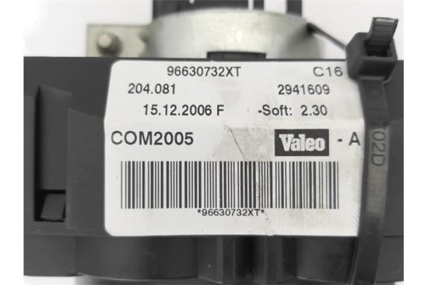 Recambio de mando intermitencia para peugeot 207 1.4 16v referencia OEM IAM 96630732XT 96657274XT 
