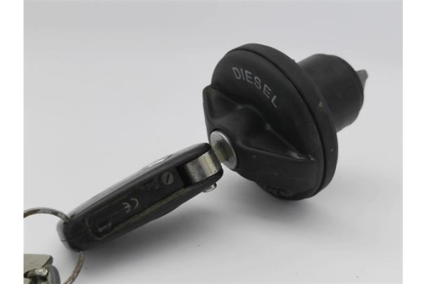 Recambio de tapon combustible para fiat qubo (300) 1.3 active referencia OEM IAM 46785426  