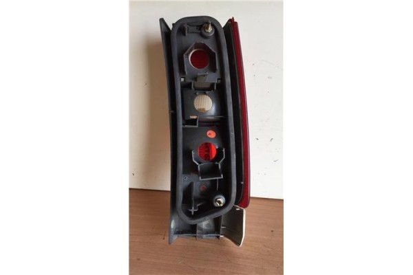 Recambio de piloto trasero izquierdo para volvo serie 850 2.0 10v familiar referencia OEM IAM 3512318  