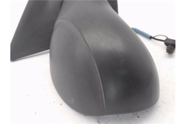 Recambio de anclaje cinturon trasero izquierdo para renault clio ii fase ii (b/cb0) 1.4 authentique referencia OEM IAM 820068404
