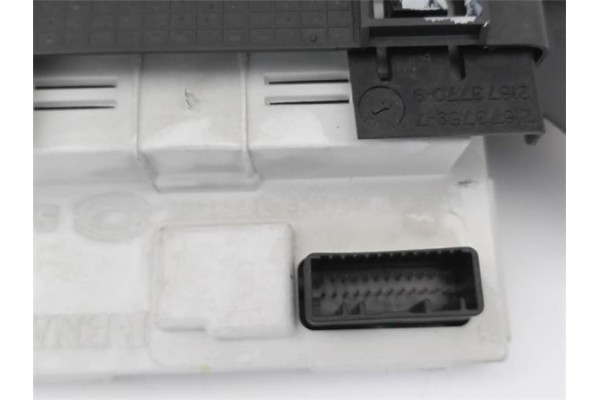 Recambio de display para renault clio ii fase ii (b/cb0) 1.4 authentique referencia OEM IAM 8200069064  