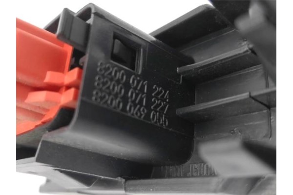 Recambio de mando multifuncion para renault clio ii fase ii (b/cb0) 1.4 authentique referencia OEM IAM 8200071224  