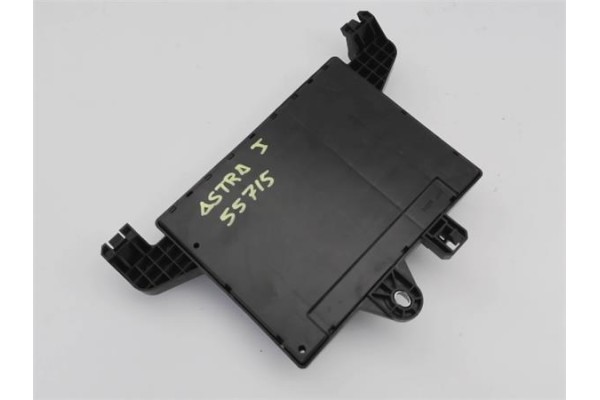 Recambio de caja fusibles/rele para opel astra j 1.7 cdti referencia OEM IAM 1247079 365927271 