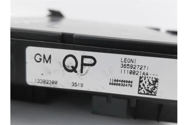 Recambio de caja fusibles/rele para opel astra j 1.7 cdti referencia OEM IAM 1247079 365927271 