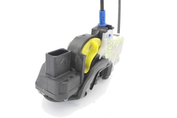 Recambio de cierre electromagnetico delantero izquierdo para opel astra j 1.7 cdti referencia OEM IAM 133726 3023881LH1 