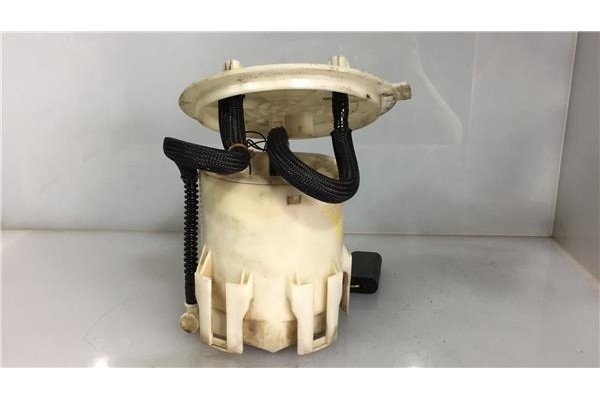 Recambio de bomba combustible para opel astra h berlina 1.7 cdti referencia OEM IAM 132386 0500300052 