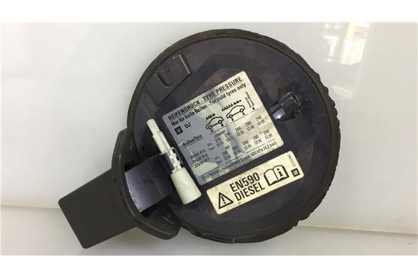Recambio de tapa exterior combustible para opel astra h berlina 1.7 cdti referencia OEM IAM 13111597 13111596 
