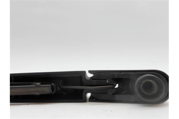 Recambio de brazo limpiaparabrisas trasero para opel meriva 1.7 cdti referencia OEM IAM 80003927  