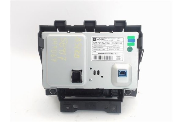 Recambio de pantalla navegador para opel astra j berlina 5p 1.6 excellence referencia OEM IAM 95247248  