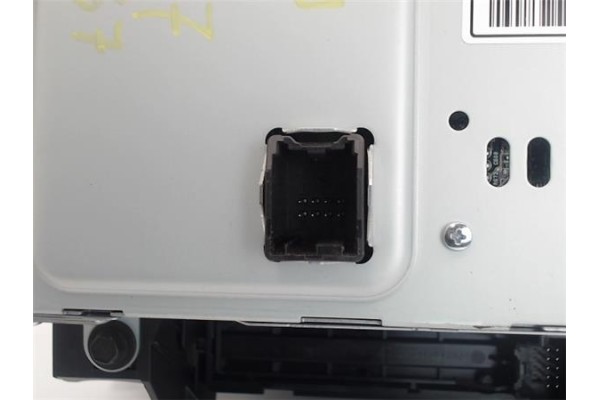 Recambio de pantalla navegador para opel astra j berlina 5p 1.6 excellence referencia OEM IAM 95247248  