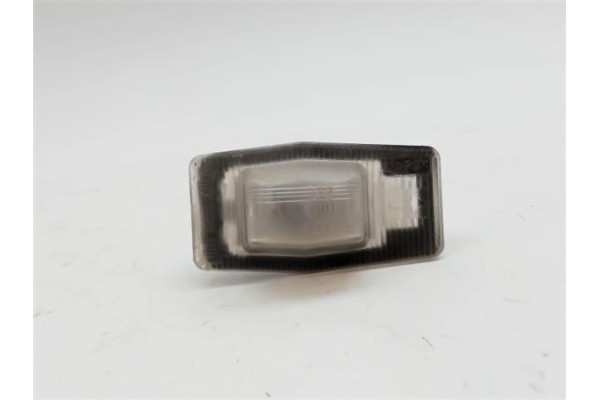 Recambio de piloto matricula para mazda premacy (cp) 2.0 td referencia OEM IAM E110384   Recambio de piloto matricula para mazda premacy (cp) 2.0 td referencia OEM IAM E110384