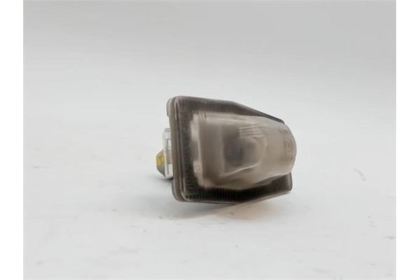 Recambio de piloto matricula para mazda premacy (cp) 2.0 td referencia OEM IAM E110384   Recambio de piloto matricula para mazda premacy (cp) 2.0 td referencia OEM IAM E110384