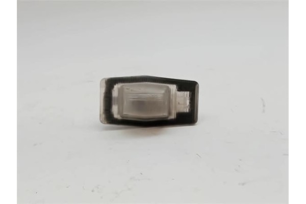 Recambio de piloto matricula para mazda premacy (cp) 2.0 td referencia OEM IAM E110384  
