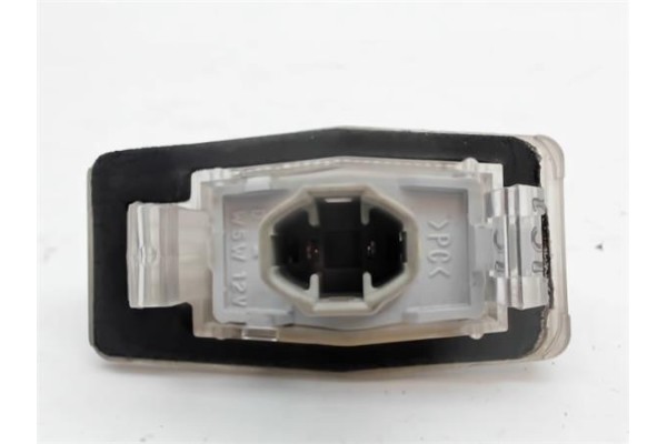 Recambio de piloto matricula para mazda premacy (cp) 2.0 td referencia OEM IAM E110384  