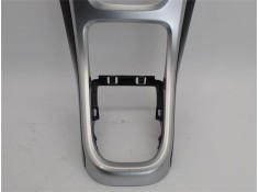 Recambio de embellecedor consola central para opel astra j berlina 5p 1.6 excellence referencia OEM IAM 13257562  