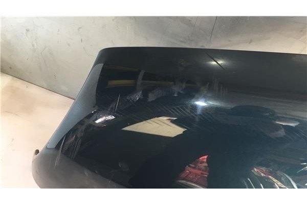 Recambio de aleta delantero izquierda para mercedes-benz clase e (bm 210) berlina 2.6 240 (210.062) referencia OEM IAM A21088015