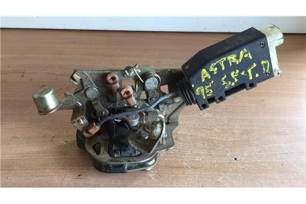 Recambio de cierre electromagnetico trasero derecho para opel astra f berlina (1991) 1.4 gls [1,4 ltr. - 44 kw cat (2h6)] refere