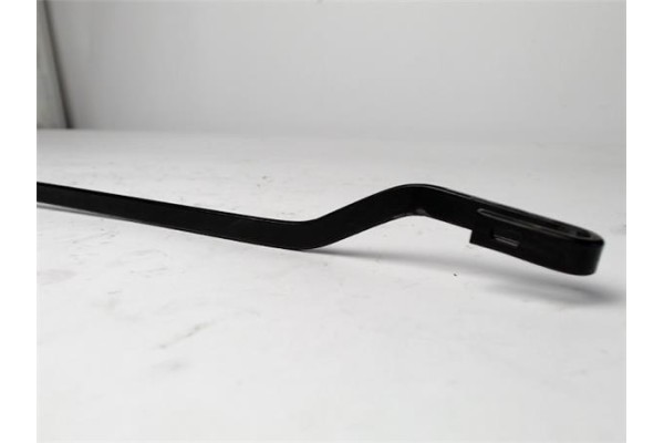 Recambio de brazo limpiaparabrisas delantero derecho para ford escort berlina 1.6 laser referencia OEM IAM 91AG17526B1A ESCORT 4