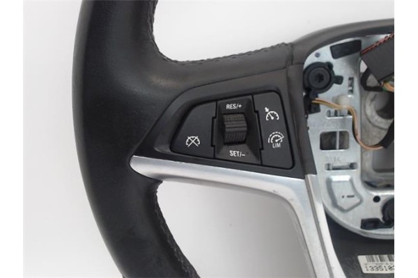 Recambio de volante para opel astra j berlina 5p 1.6 excellence referencia OEM IAM 913493  