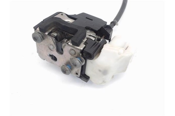 Recambio de cierre electromagnetico delantero izquierdo para fiat i doblo (119) 1.9 jtd referencia OEM IAM 51843469  