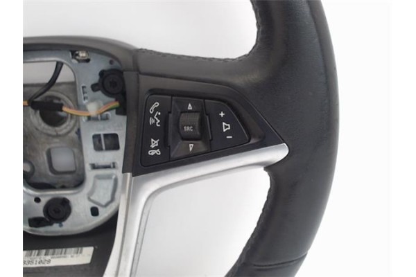 Recambio de volante para opel astra j berlina 5p 1.6 excellence referencia OEM IAM 913493  
