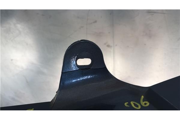 Recambio de aleta delantero izquierda para citroen c4 berlina 1.6 16v referencia OEM IAM 7840Q3  