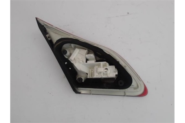 Recambio de piloto porton trasero derecho para opel astra j berlina 5p 1.6 excellence referencia OEM IAM 13358076  